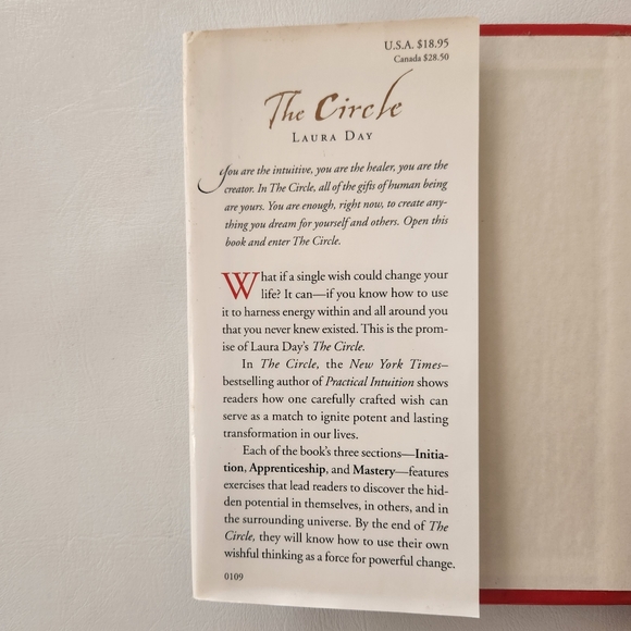 The Circle Book - Picture 4 of 14